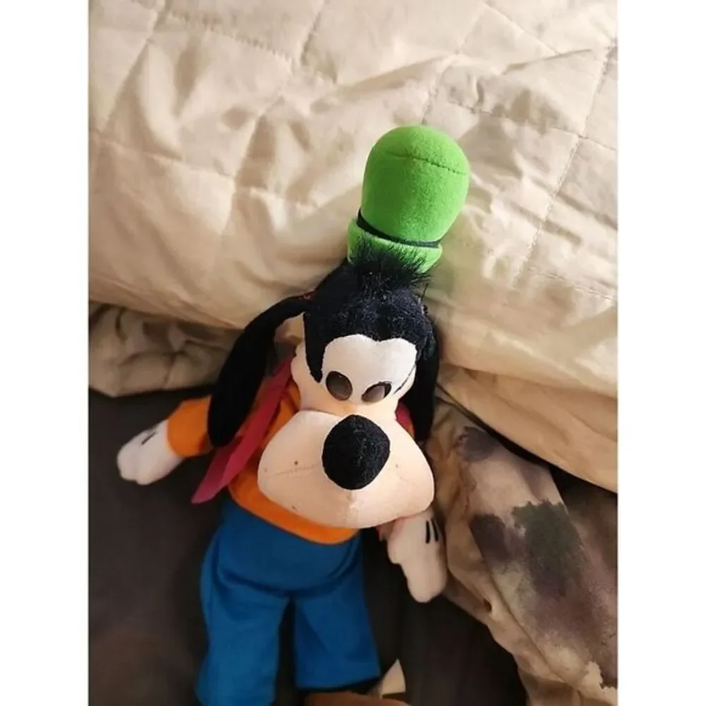 Just Play Disney's‎ Goofy Stuffed Plush Animal 10 Inches - Collectible Figure